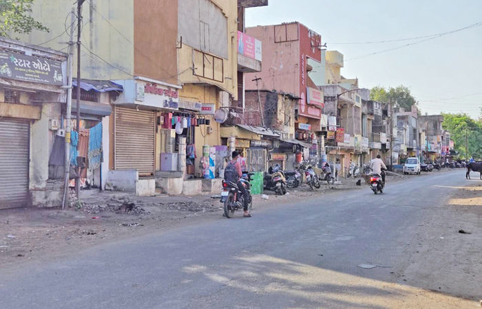 નડિયાદ શહેરના ન્યુ શોરક મીલ રોડ ઉપર 56 વર્ષથી ગેરકાયદે બાંધકામ 1 - image