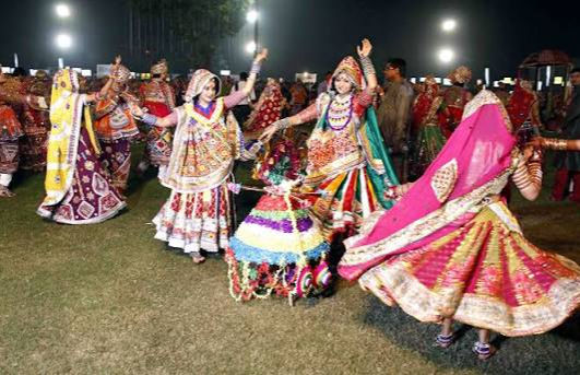 અમદાવાદ: મેગા નવરાત્રી ઇવેન્ટમાં સ્પોન્સરશિપના બહાને રૂ. 4.75 કરોડની છેતરપિંડી, સરખેજ પોલીસમાં ફરિયાદ 1 - image