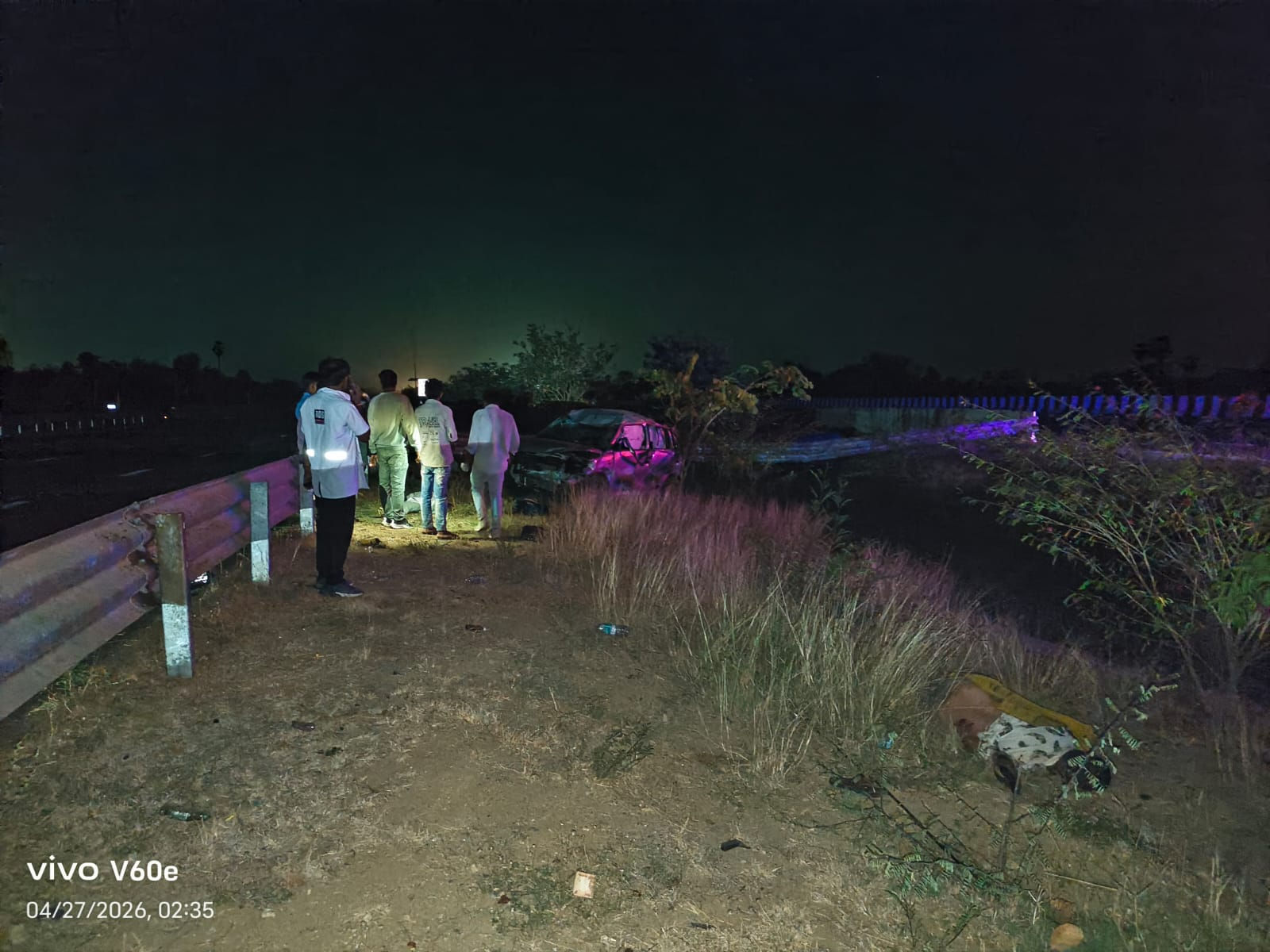 દિલ્હી-મુંબઈ એક્સપ્રેસ વે પર ગોઝારો અકસ્માત, વડોદરાના એક જ પરિવારના 4ના કરુણ મોત 2 - image