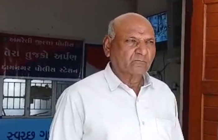 અમરેલીઃ દામનગરમાં ધારાસભ્યની હાજરીમાં ભાજપના મહા મંત્રી પર હુમલો કરનાર આરોપી ઝડપાયો 4 - image
