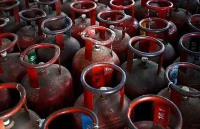 કોમર્શિયલ એલપીજીના ભાવમાં રૂ. 14.5નો ઘટાડો, વિમાન ઇંધણ 1.5 ટકા સસ્તું થયું 1 - image