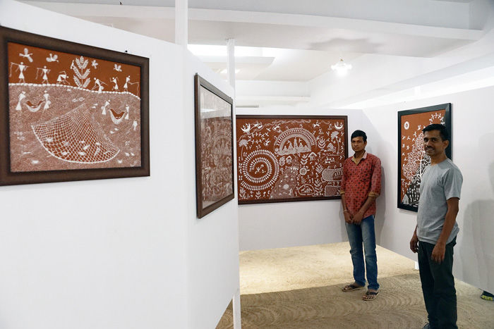 આદિવાસીઓએ સાચવી રાખેલી હજારો વર્ષ જૂની ચિત્ર પરંપરા 'વર્લી' હવે જોખમમાં 2 - image