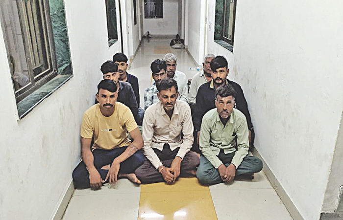 9 શકુની, જે ચુડાની નોકરીથી જુગાર રમતી હતી