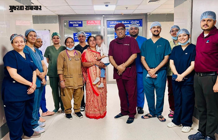 અમદાવાદ: 5 વર્ષે પહેલીવાર મોંઢેથી લીધું ભોજન! જન્મથી અન્નનળી વગર જન્મેલી ખેડાની દ્વિજાની સિવિલમાં સફળ સર્જરી 2 - image