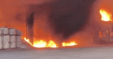 વડોદરામાં વહેલી સવારે GIDCની કંપનીમાં લાગી આગ, ભારે નુકસાનની આશંકા 1 - image