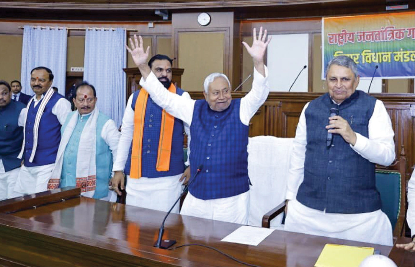 NDA ધારાસભ્ય દળની બેઠક બાદ નીતિશ કુમારની પહેલી પ્રતિક્રિયા, કહ્યું- 'પહેલા કરતા વધુ કામ કરીશું' 1 - image