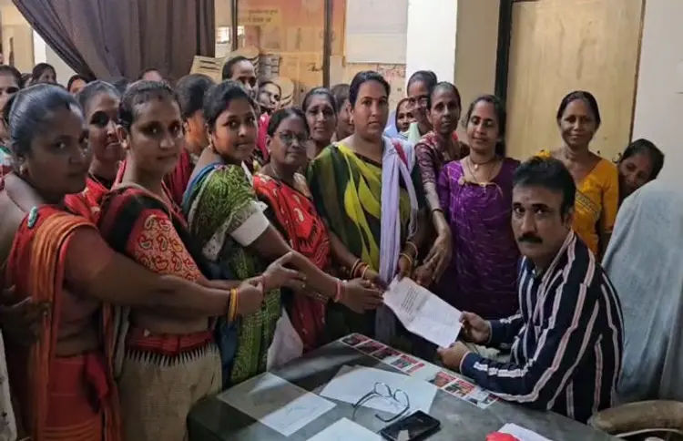 શહેરામાં આશાવર્કર અને ફેસીલેટર બહેનોએ કામગીરીથી અળગા રહી નોંધાવ્યો વિરોધ, ફિક્સ પગારની માગ સાથે મામલતદારને આવેદનપત્ર 2 - image