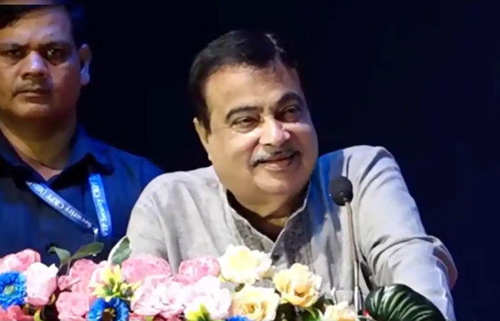 સરકાર એકદમ નકામી વસ્તુ, ચાલતી ગાડીમાં પંક્ચર પાડી શકે : ગડકરી 1 - image