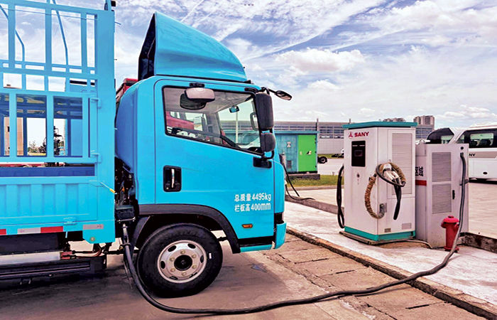 ચીનમાં વીજ સંચાલિત ટ્રકોની બોલબાલા વધતાં એલએનજી-ડિઝલની માંગમાં ઘટાડો 1 - image