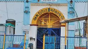 રાઈઝીન ઝેરથી મારવાના મનસુબા જોતાં આતંકવાદી પર સાબરમતી જેલમાં હુમલો 1 - image