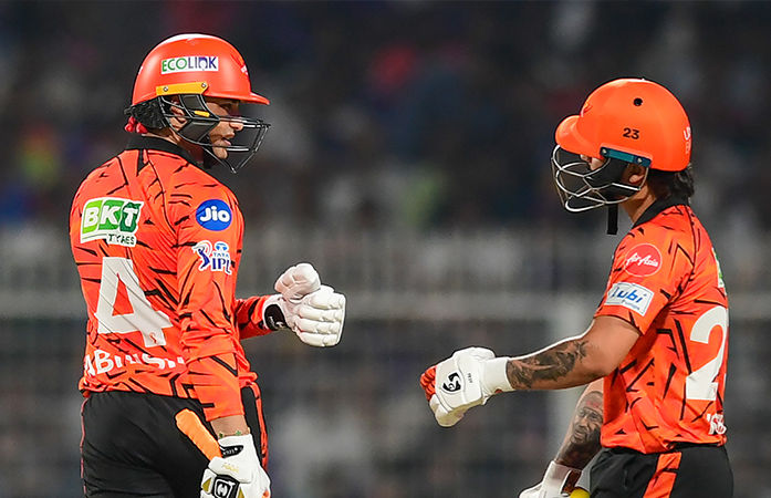 અભિષેક શર્મા નવી મુસીબતમાં ફસાયો! IPL કૉડ ઓફ કન્ડક્ટનું ઉલ્લંઘન કરતાં મળી સજા 1 - image
