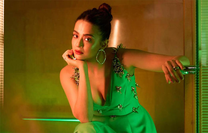 સુર્વીન ચાવલા: પૈસા નહીં, અંત:સ્ફુરણાના આધારે નિર્ણય લઉં છું 1 - image