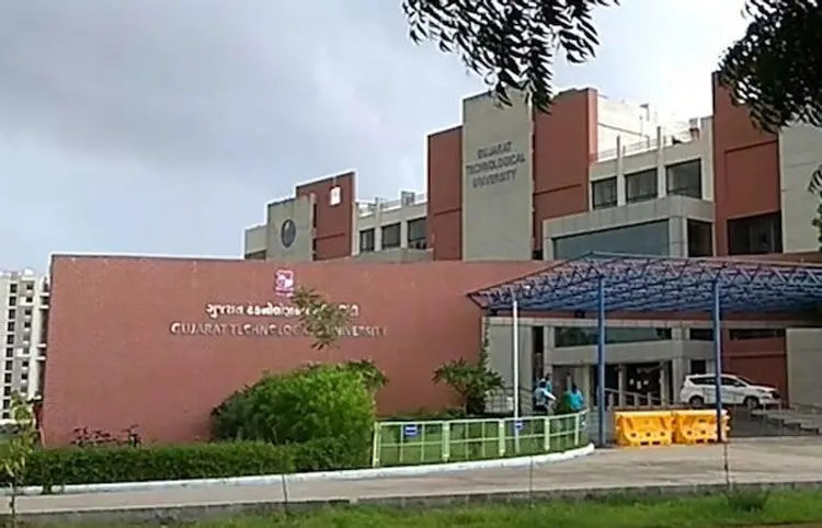 Private college teacher en route to Kutch for GTU duty dies in road accident