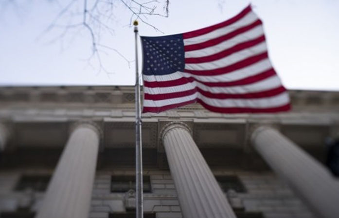 US bans Visa 5 European Officials