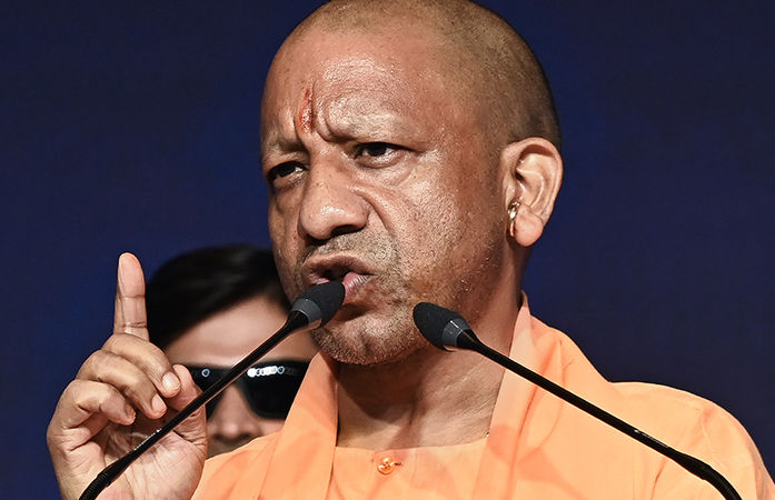 રસ્તા પર નમાઝ: CM યોગીની કડક ચેતવણી
