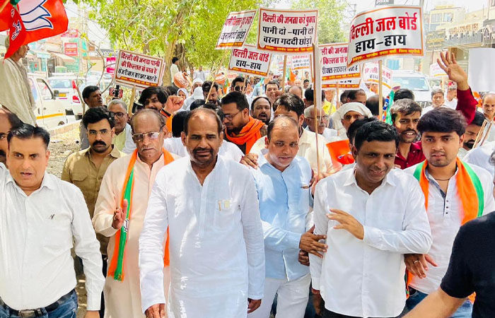 ભાજપના વિવાદિત નેતા રમેશ બિધૂડીને મહિલા વિરોધી ટિપ્પણી ભારે પડી! ટિકિટ છીનવી લેવા પક્ષમાં મંથન 1 - image