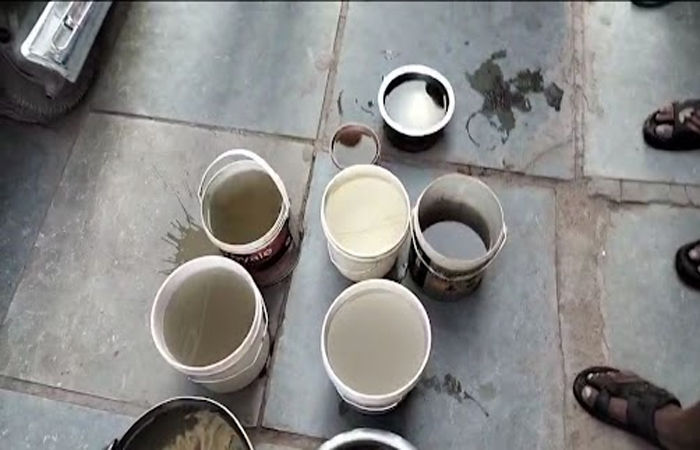 વડોદરાના નવાયાર્ડ વિસ્તારમાં દૂષિત પાણીને સમસ્યાથી લોકો હેરાન 1 - image