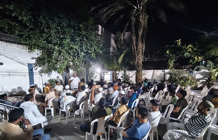 સુરત પાલિકાની ઉર્દુ માધ્યમની શાળાના 600 બાળકોને શિક્ષણ મેળવવા ટ્રાફિકથી ધમધમતા સુરત-નવસારી રોડ ક્રોસ કરવા મજબૂર 2 - image
