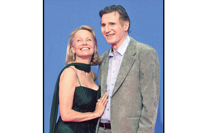 લિઆમ નીસન અને પામેલા એન્ડરસન: ઘરડાં ગાડાં વાળે... . 1 - image