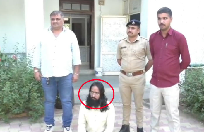 ભુજ: તાંત્રિકે વિધિના બહાને મહિલાની છેડતી, માધાપરમાં 'ઢોંગી' તાંત્રિકની ધરપકડ 1 - image