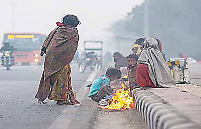 ઝાલાવાડામાં કાતીલ ઠંડીનું મોજુ ફરી વળ્યું, રણ વિસ્તારમાં અગરિયાઓની કફોડી હાલત 1 - image