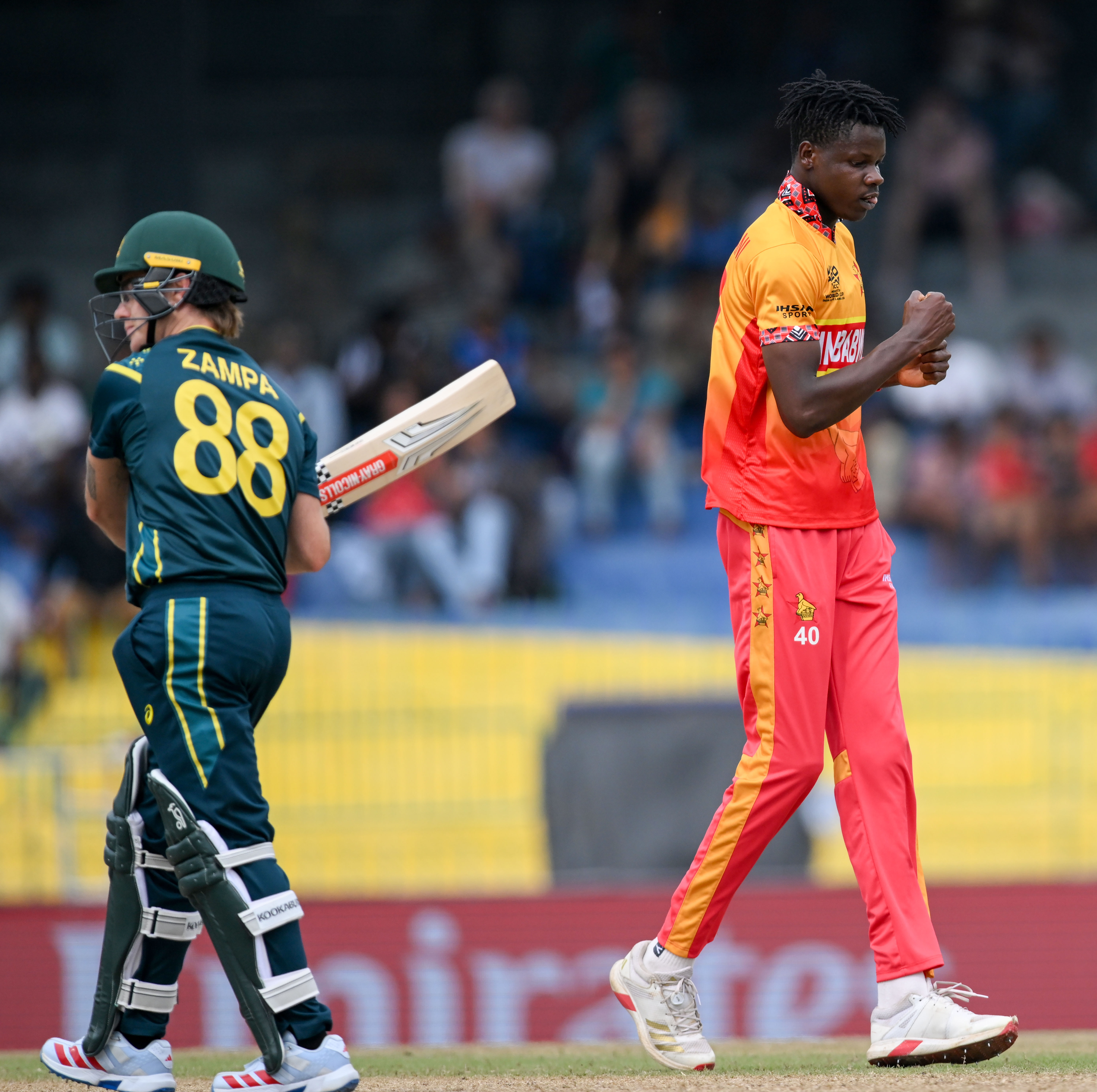 કોણ છે આ 6 ફૂટ 8 ઈંચ ઊંચો ક્રિકેટર? જેની સામે ઑસ્ટ્રેલિયાના ધુરંધર પણ પછડાયા, RCB સાથે છે ખાસ કનેક્શન 2 - image