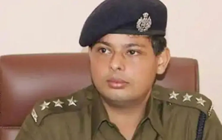 Amreli letter row: Three police official suspended, SMC takes over probe