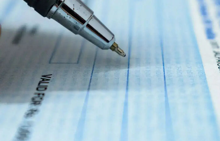 Bank Cheque New Rule: આજથી બદલાઈ ગયો ચેક જમા કરવાનો નિયમ, હવે કલાકોમાં જ થઈ જશે ક્લિયર 1 - image