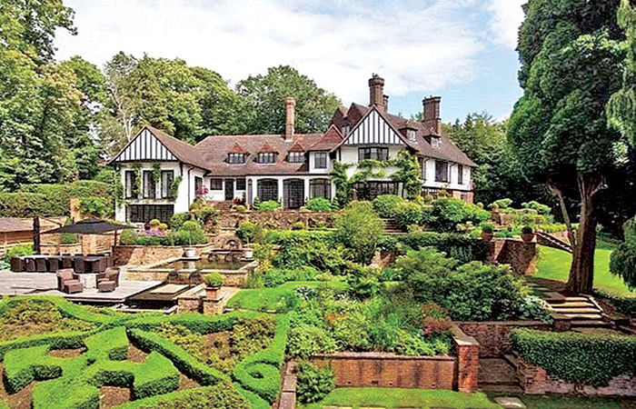 બ્રિટનમાંથી સુપર રિચે ઉચાળા ભરતા પ્રોપર્ટી ભૂતિયા શહેર જેવી બની 1 - image