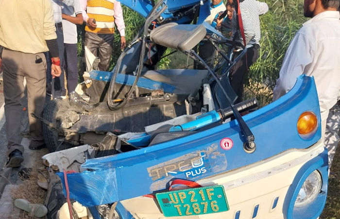 UPના મુરાદાબાદમાં ગમખ્વાર અકસ્માત, એક જ પરિવારના 6 લોકોના મોત, અનેકને ઈજા 1 - image