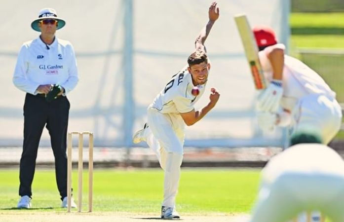 ક્રિકેટના 254 વર્ષના ઇતિહાસમાં પહેલીવાર: આ બોલરે 5 બોલમાં 5 વિકેટ ઝડપી રચ્યો વર્લ્ડ રેકોર્ડ! 1 - image