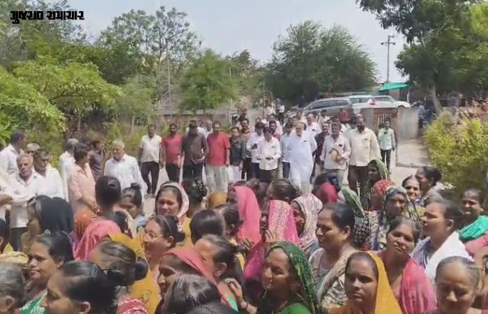 અમરેલી: ભાજપ શાસનમાં ભાજપના જ MLA-પૂર્વ નેતાઓનો પોલીસ સામે મોરચો, જામીન પર છૂટેલા ધારાસભ્ય પણ જોડાયા! 2 - image