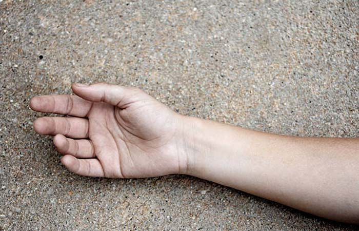 જામનગર જિલ્લાના જામજોધપુર તાલુકાના વનાણાં ગામમાં રહેતા યુવાનનો લીવરની બીમારીથી કંટાળી જઇ ગળાફાંસા દ્વારા આપઘાત 1 - image