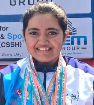 વડોદરાની ગરિમા વ્યાસે પોતાનો જ રેકોર્ડ તોડી બે ગોલ્ડ મેડલ જીત્યા 1 - image