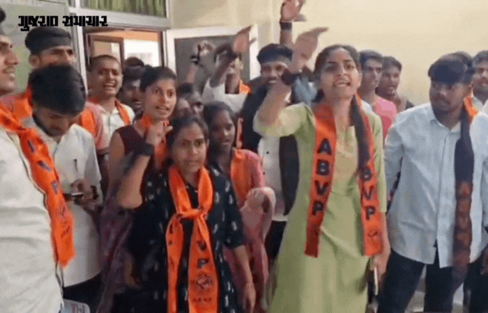 છોટાઉદેપુર: નસવાડીમાં કન્યા છાત્રાલય પુરુષ વોર્ડનના ભરોસે! શિક્ષણ વિભાગની કચેરી ગજવી વિદ્યાર્થીઓ ધરણા પર બેઠા 2 - image