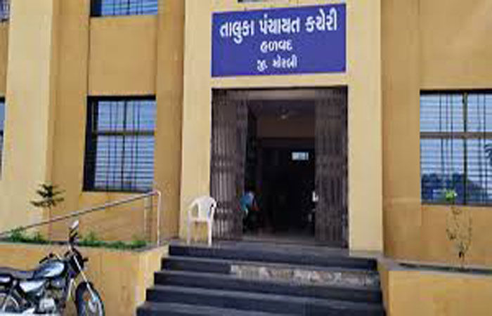 હળવદ જિલ્લા પંચાયતની 5 બેઠક માટે 37 દાવેદારોએ દાવેદારી નોંધાવી 1 - image