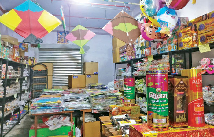 ચાલુ વર્ષ દરમિયાન પતંગોમાં 25 થી 30 ટકા અને દોરીમાં 15 ટકાનો ભાવ વધારો 1 - image