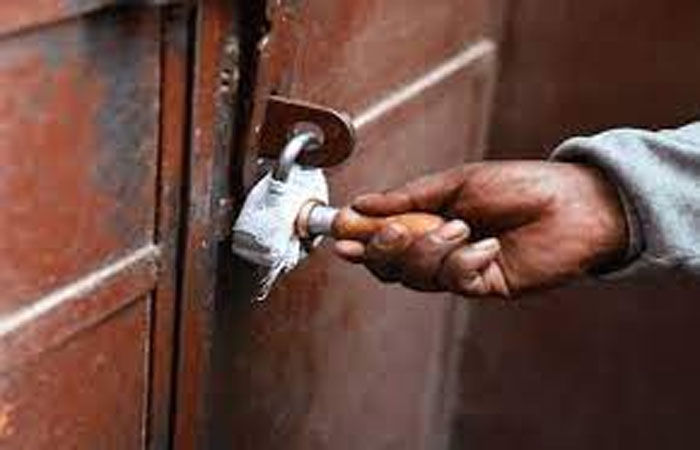 નડિયાદ શહેરમાં 6 કોમ્પ્લેક્ષની અત્યાર સુધીમાં 40 થી વધુ દુકાનો સીલ કરાઇ 1 - image