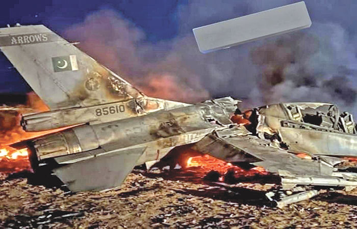 અફઘાનિસ્તાન સામે ખુલ્લં-ખુલ્લા યુદ્ધ :પાક.ની એરસ્ટ્રાઈકમાં 274 તાલિબાનનાં મોત 1 - image