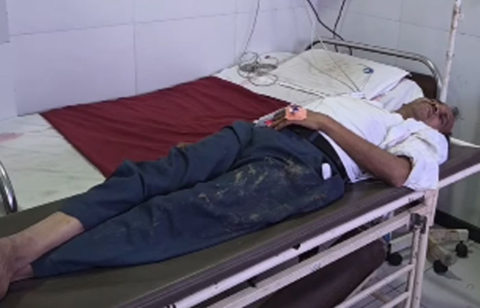 દાહોદમાં BLOની કામગીરી કરતા શિક્ષકની તબિયત લથડી, તાત્કાલિક હોસ્પિટલ ખસેડાયા 2 - image