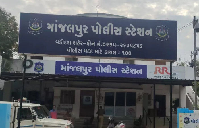 વડોદરામાં સિક્યુરિટી ગાર્ડ પર હુમલો કરી સોનાની ચેન લઈ પાડોશી ફરાર 1 - image