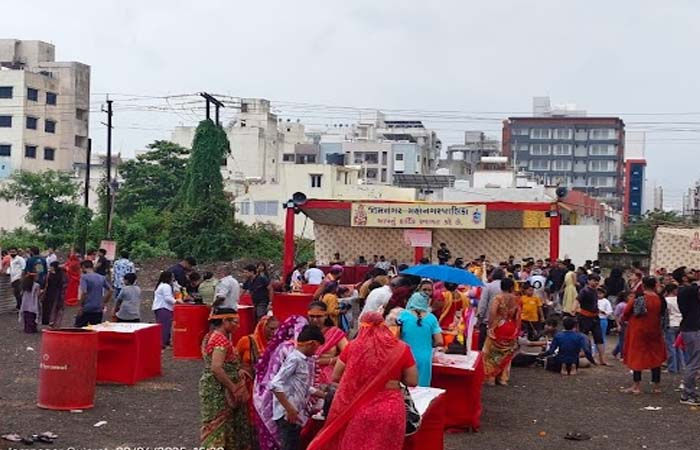 'છોટી કાશી' જામનગરમાં ગણેશ મહોત્સવની ભારે ધામધૂમ પૂર્વક ઉજવણી: ગઈકાલે વિઘ્નહર્તા દેવને ભાવભરી વિદાય અપાઈ 2 - image