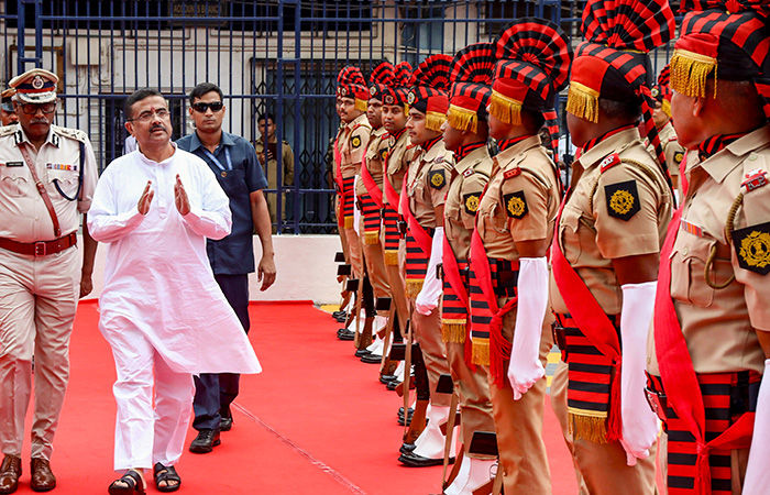 બંગાળના CM બનતાં જ પ્રથમ કેબિનેટમાં શુભેન્દુ સરકારના મોટા નિર્ણય, બોર્ડર હવે BSFને હવાલે 1 - image