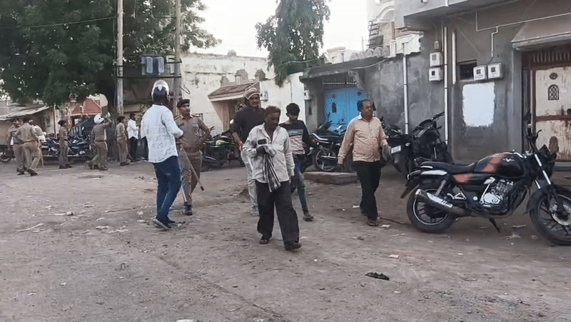 બોટાદ મહાપંચાયત અથડામણ મામલે 85 લોકો સામે નામજોગ FIR, હત્યાના પ્રયાસ સહિતની ગંભીર કલમો દાખલ 2 - image