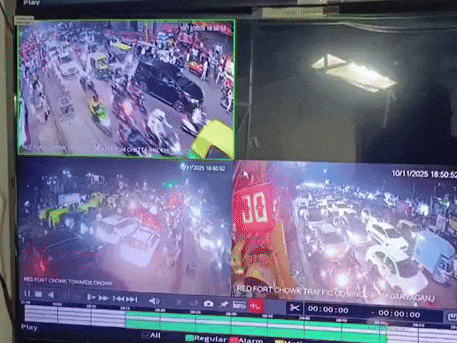 દિલ્હીમાં બ્લાસ્ટનો પહેલો સ્પષ્ટ VIDEO સામે આવ્યો, ટ્રાફિક વચ્ચે કાર અગનગોળામાં ફેરવાઈ 1 - image