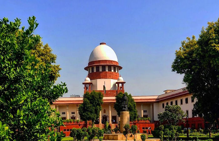 સુપ્રીમ કોર્ટમાં સુનાવણી વચ્ચે મહિલાએ જજોને 'મિલોર્ડ' ની જગ્યાએ 'ગાઈઝ' કહ્યા, પછી જોવા જેવી થઈ! 1 - image