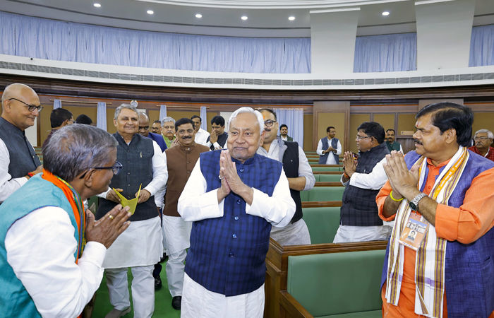 નીતિશ કુમારે મુખ્યમંત્રી પદેથી આપ્યું રાજીનામું, આવતીકાલે 10મી વખત બનશે CM 2 - image