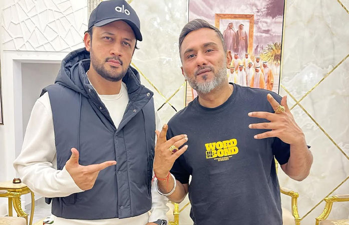 પાકિસ્તાની સિંગર આતિફ અસલમને મળ્યો હની સિંહ, ફોટો શેર કરીને લખ્યું- 'બોર્ડરલેસ બ્રધર્સ' 1 - image