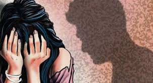 કોરોના સમયથી ધમકી આપીને સાવકા પિતા કિશોરી સાથે દુષ્કર્મ આચરતો 1 - image