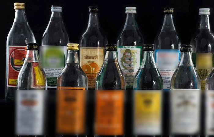 ફિલ્મી ઢબે પીછો કરી દારૃ ભરેલી કાર ઝડપી : ૮.૧૦ લાખનો મુદ્દામાલ જપ્ત 1 - image